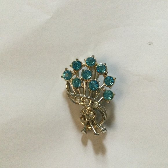 Women's pin brooch beautiful like a new condition - Picture 2 of 3